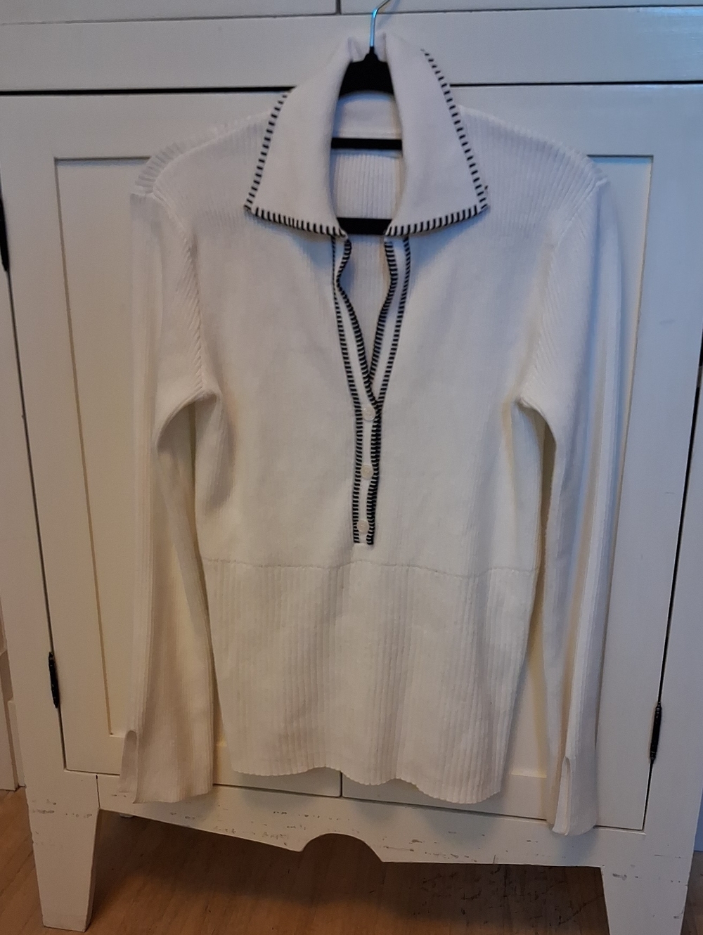 Vintage 70's Women's White Tennis Prep Johnny Collar Sweater Blk Trim Medium